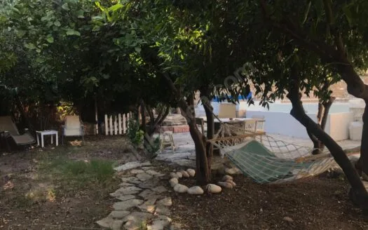 BODRUM BİTEZ’DE 5398 M2 İÇİNDE KAYITLI EV VE KUYUSU OLAN BAHÇE