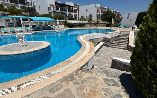 Boğaziçi Golf Life Sitesinde  2+1 Bahçe Katı Daire
