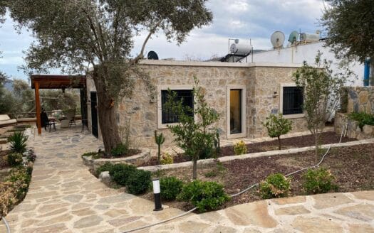 BODRUM KIZILAĞAÇTA TEK KATLI MÜSTAKİL TAŞ EV